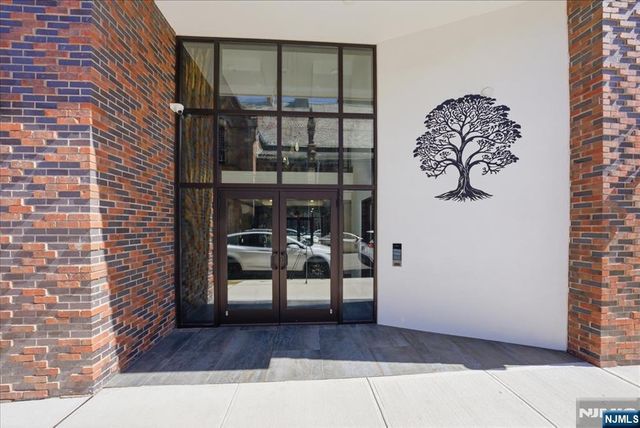21 Lincoln 101, Newark, NJ 07102