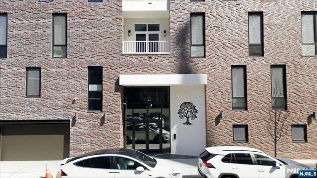 21 Lincoln 101, Newark, NJ 07102