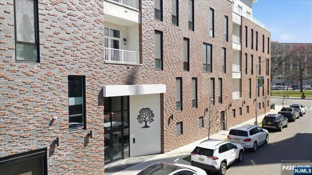 21 Lincoln 101, Newark, NJ 07102