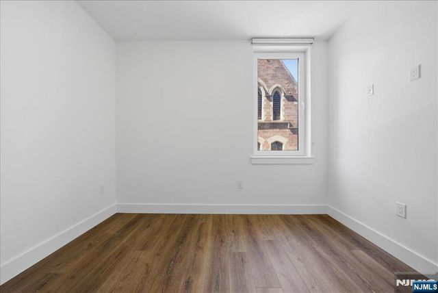 21 Lincoln 101, Newark, NJ 07102