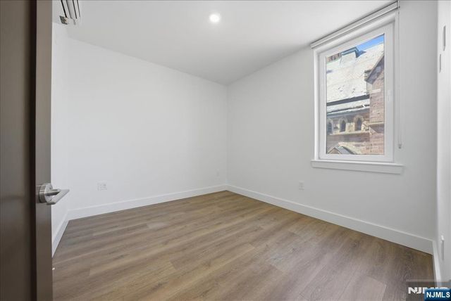 21 Lincoln 101, Newark, NJ 07102