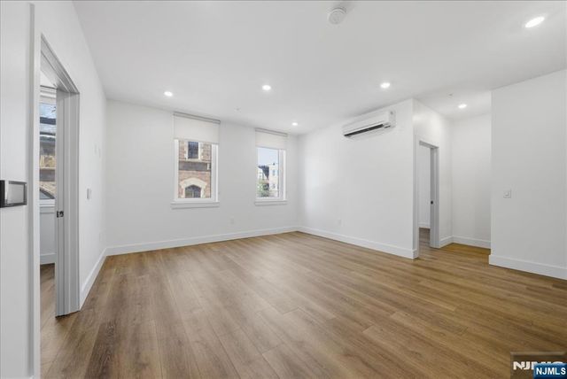 21 Lincoln 101, Newark, NJ 07102