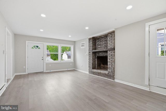 808 MAPLE LN, Aston, PA 19014