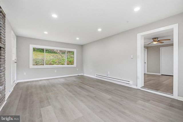 808 MAPLE LN, Aston, PA 19014