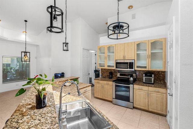 6702 JOSIE DRIVE, Seffner, FL 33584