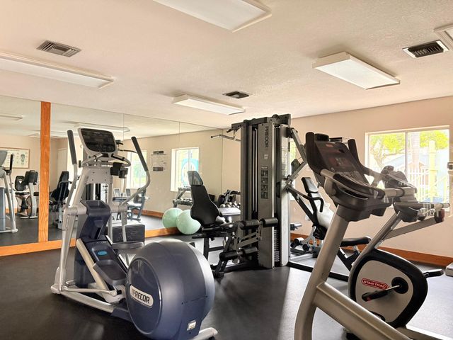 1958 E Discovery Cir Circle E, Deerfield Beach, FL 33442