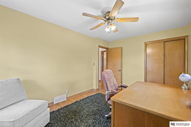 758 N 74th Avenue, Omaha, NE 68114