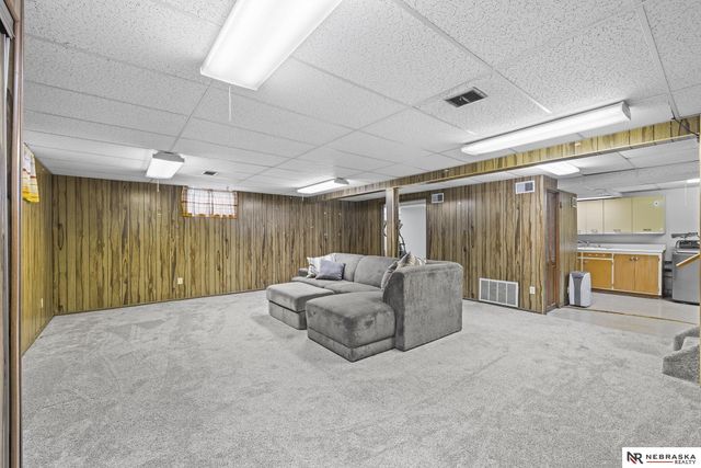 758 N 74th Avenue, Omaha, NE 68114