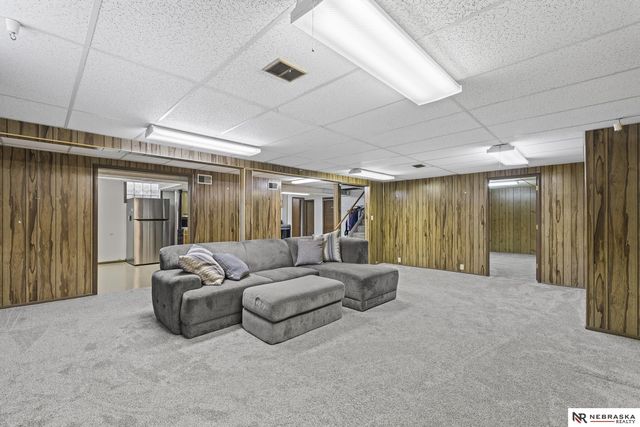 758 N 74th Avenue, Omaha, NE 68114