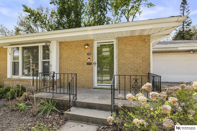 758 N 74th Avenue, Omaha, NE 68114