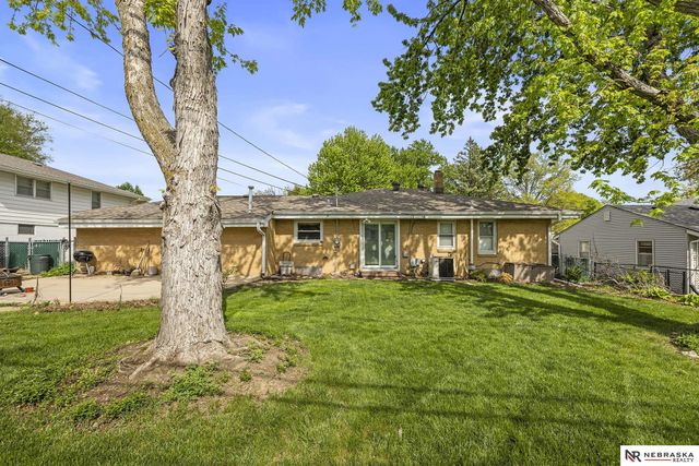 758 N 74th Avenue, Omaha, NE 68114