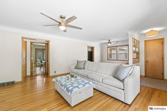 758 N 74th Avenue, Omaha, NE 68114