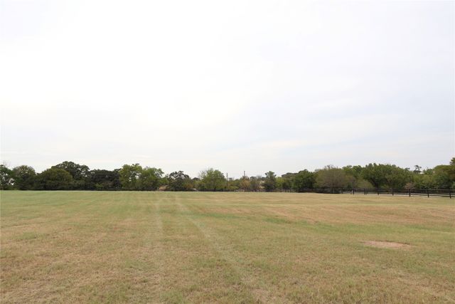 2142 Spring Hill Road, Aubrey, TX 76227