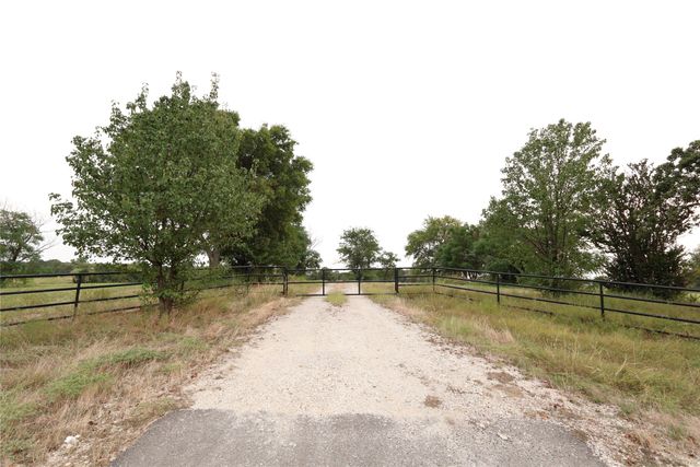 2142 Spring Hill Road, Aubrey, TX 76227