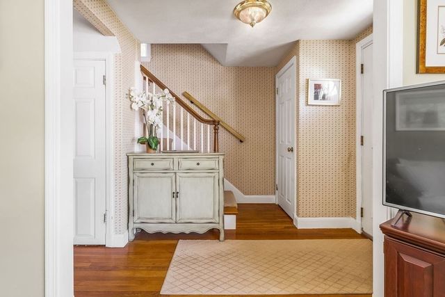 41 Sunset Hill Rd, Boston, MA 02132