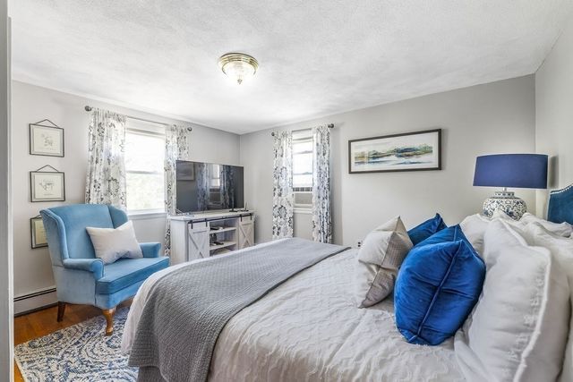 41 Sunset Hill Rd, Boston, MA 02132