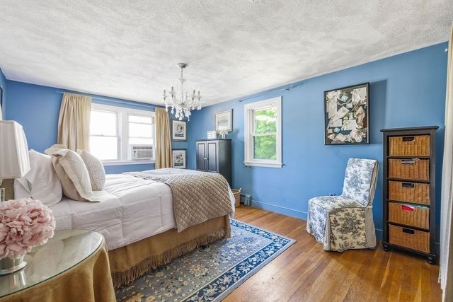 41 Sunset Hill Rd, Boston, MA 02132