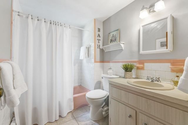 41 Sunset Hill Rd, Boston, MA 02132