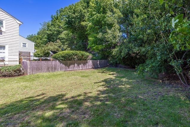 41 Sunset Hill Rd, Boston, MA 02132
