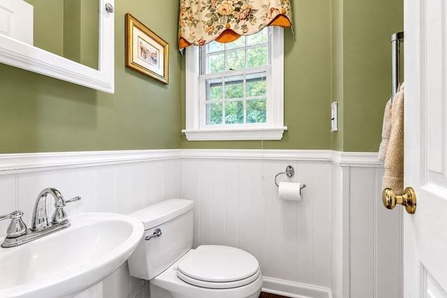 41 Sunset Hill Rd, Boston, MA 02132