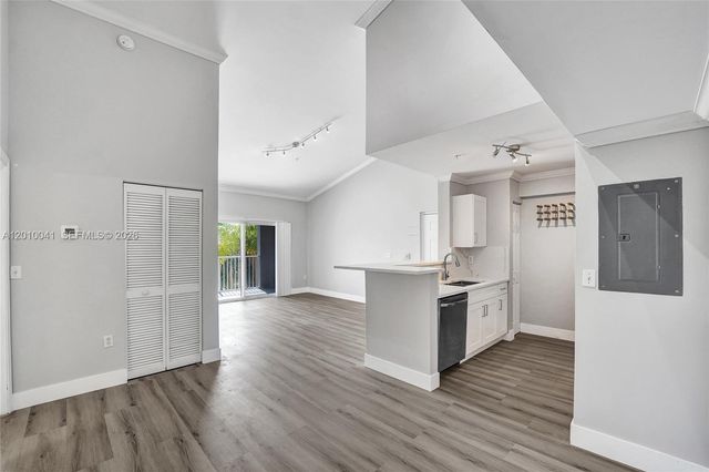 631 SW 111th Lane 306, Pembroke Pines, FL 33025