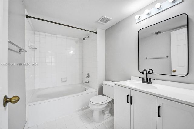 631 SW 111th Lane 306, Pembroke Pines, FL 33025