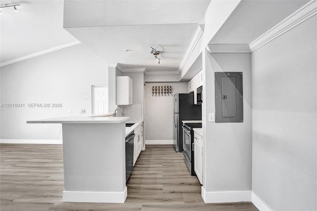 631 SW 111th Lane 306, Pembroke Pines, FL 33025