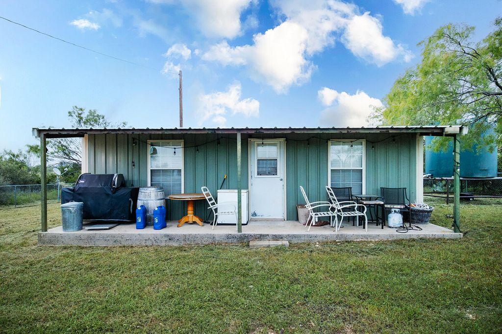 Image 4 of property listing at 9701 County Road 201, Brownwood, TX 76801
