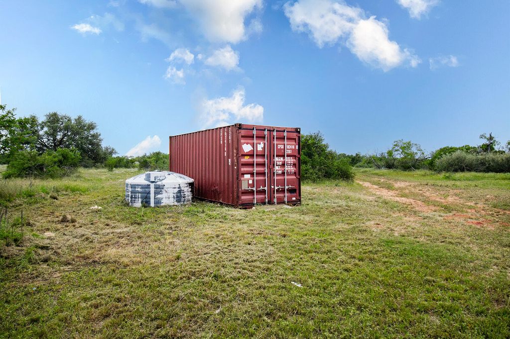 Image 7 of property listing at 9701 County Road 201, Brownwood, TX 76801