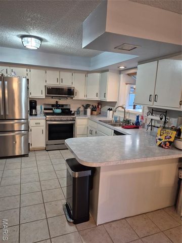 151 Hunters Ridge, St Charles, MO 63301