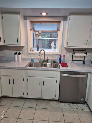 151 Hunters Ridge, St Charles, MO 63301