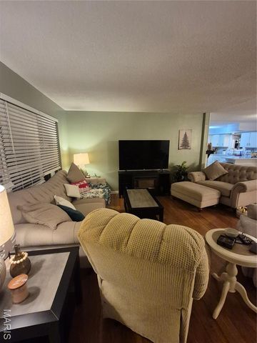 151 Hunters Ridge, St Charles, MO 63301