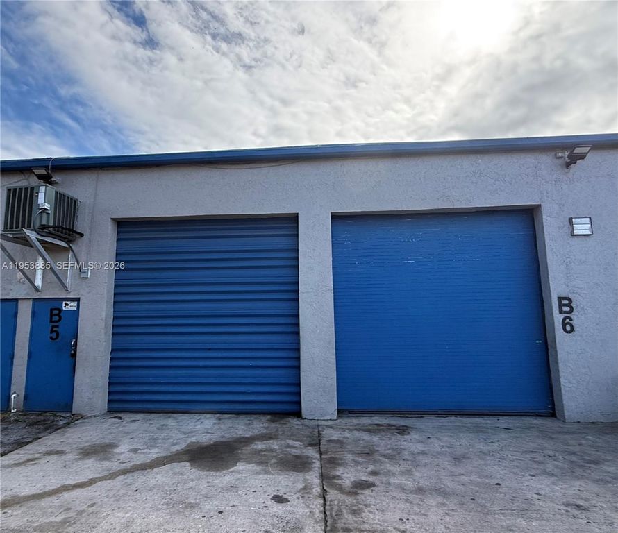 4711 W Hallandale Beach Blvd B5 & B6, West Park, FL 33023