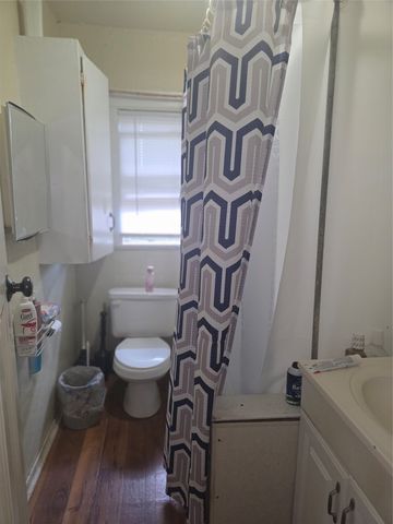305 S Wood Street, Cleburne, TX 76033