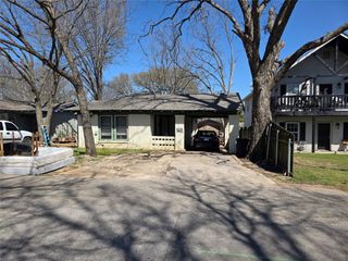 305 S Wood Street, Cleburne, TX 76033