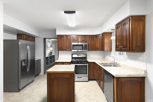 17644 Woodthrush Lane, South Bend, IN 46635