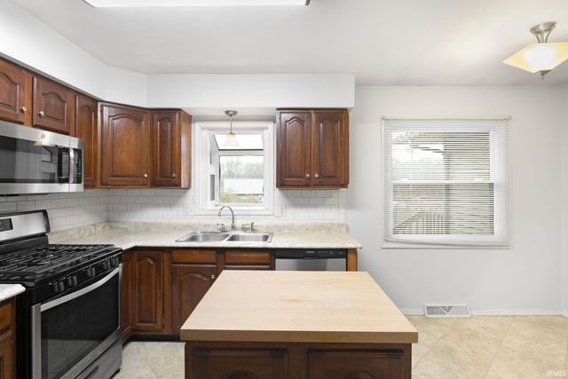 17644 Woodthrush Lane, South Bend, IN 46635