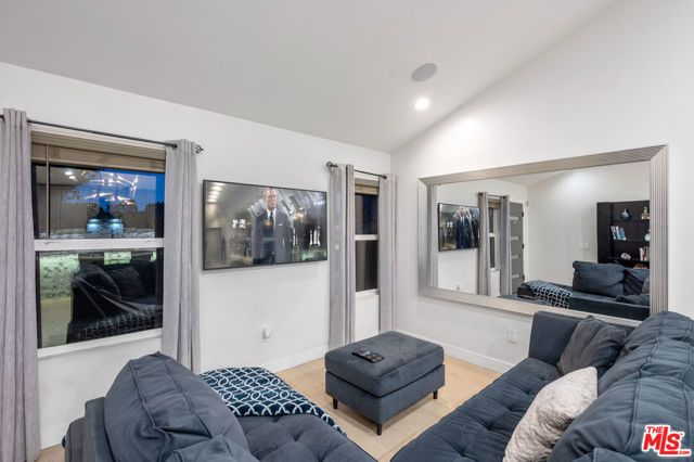 1747 W 30th Street, Los Angeles, CA 90018