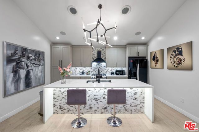 1747 W 30th Street, Los Angeles, CA 90018