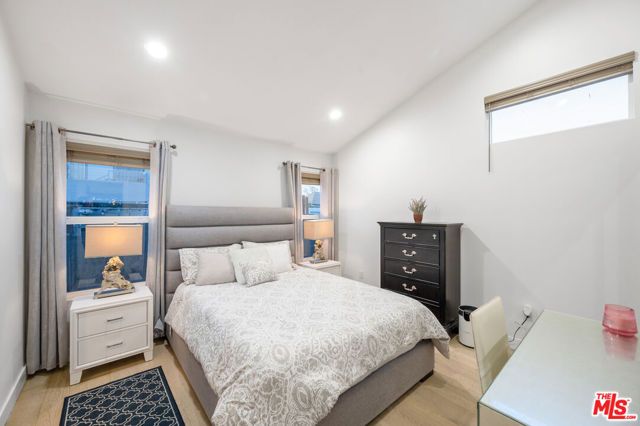 1747 W 30th Street, Los Angeles, CA 90018