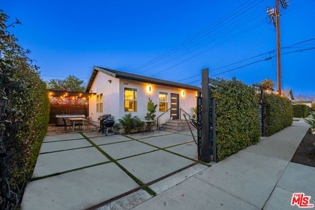 1747 W 30th Street, Los Angeles, CA 90018