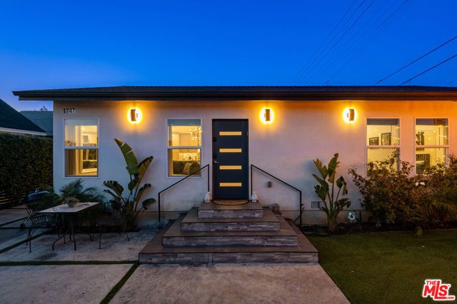 1747 W 30th Street, Los Angeles, CA 90018