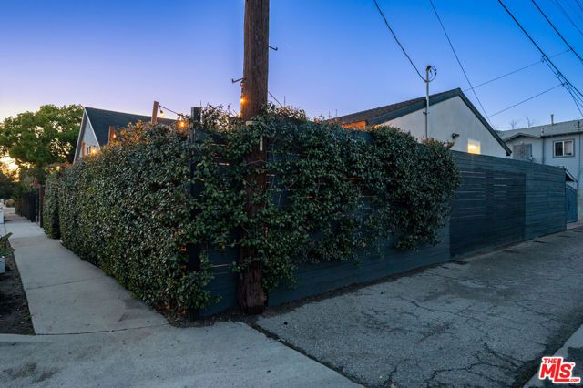 1747 W 30th Street, Los Angeles, CA 90018