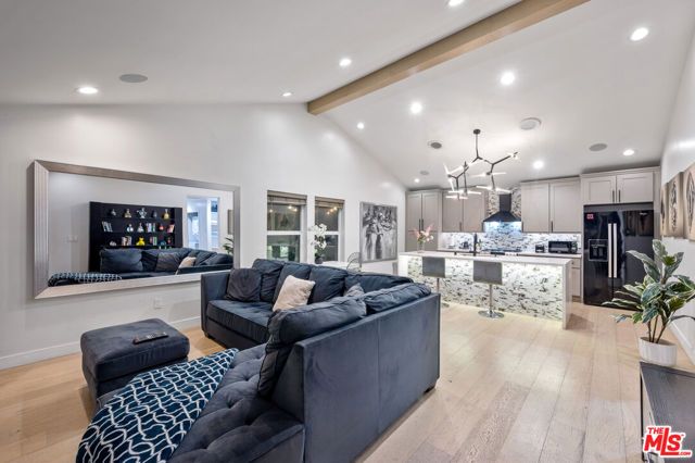 1747 W 30th Street, Los Angeles, CA 90018