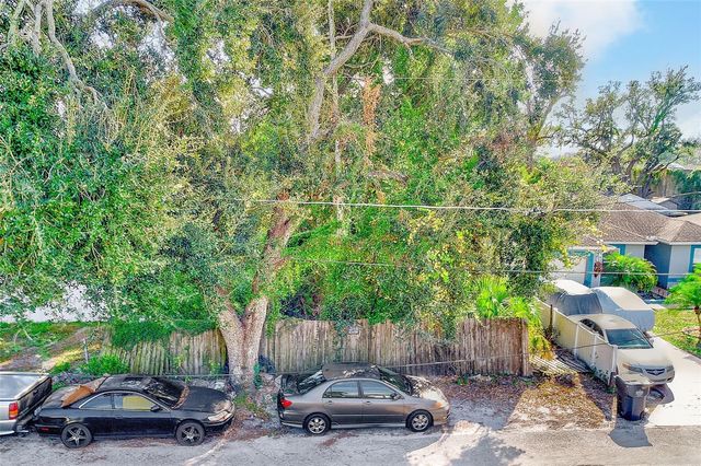 703 HOFFMAN BOULEVARD, Tampa, FL 33612