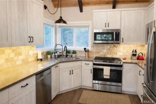 27334 Pinewood Drive, Lake Arrowhead, CA 92352