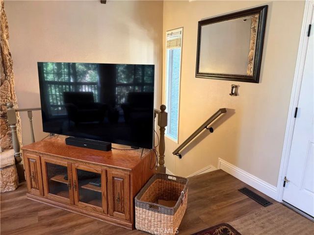 27334 Pinewood Drive, Lake Arrowhead, CA 92352