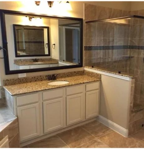 2 Caprice Bend Place, Tomball, TX 77375