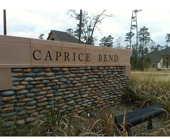 2 Caprice Bend Place, Tomball, TX 77375