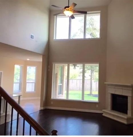 2 Caprice Bend Place, Tomball, TX 77375